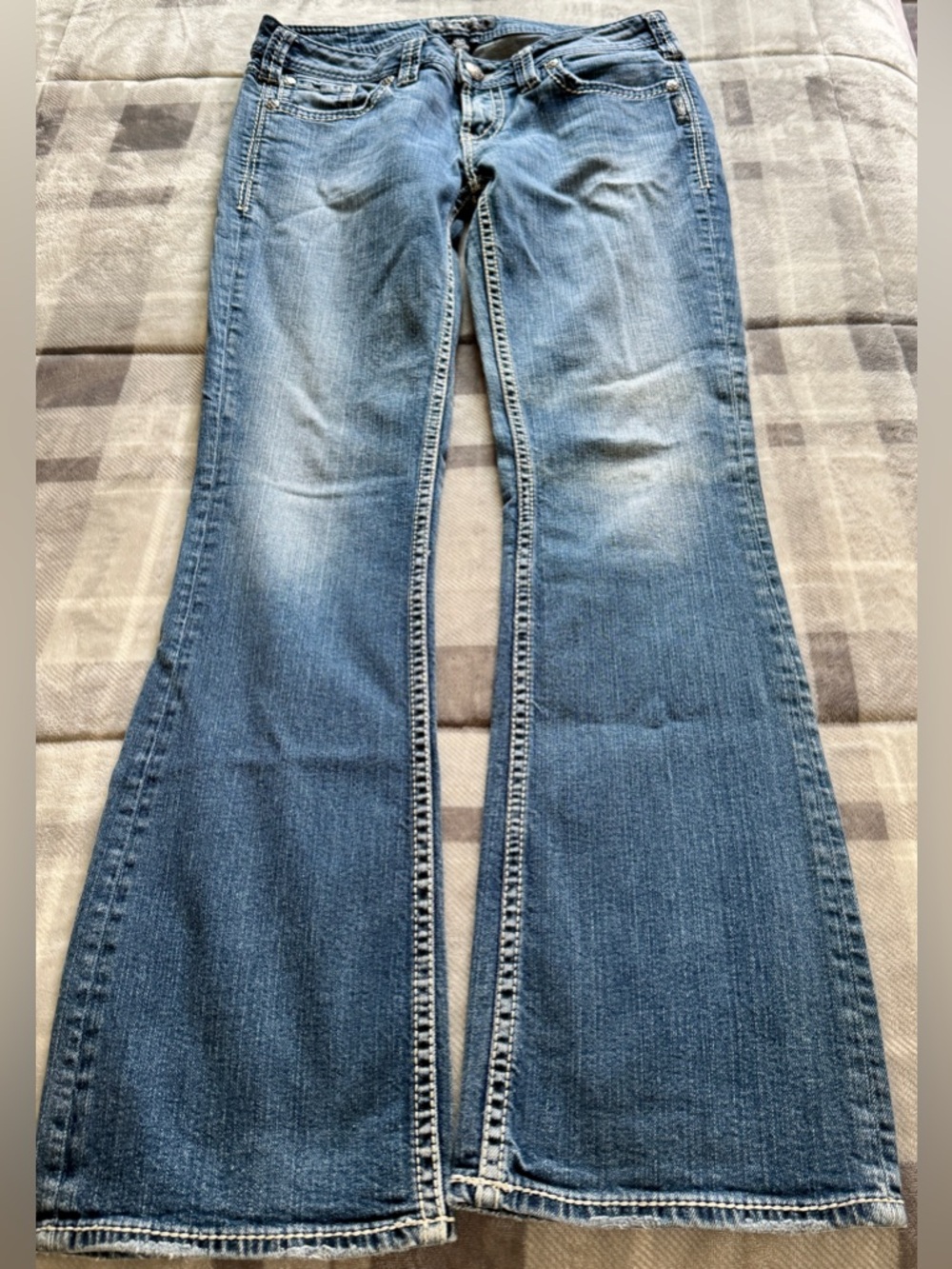 Silver Jeans Women’s Aiko Bootcut with Embroidered Back Pocket